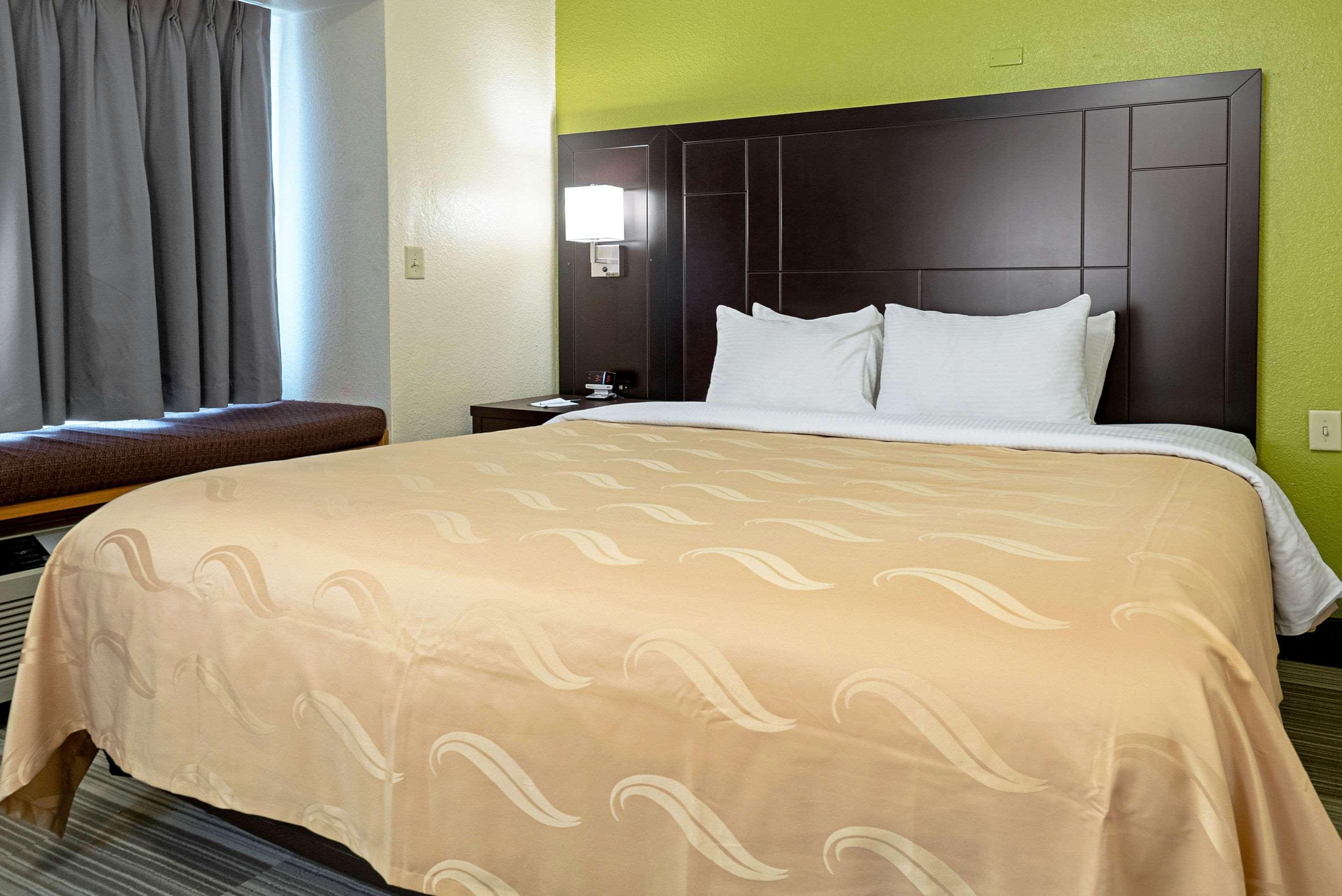 Quality Inn & Suites Robbinsville Exterior photo