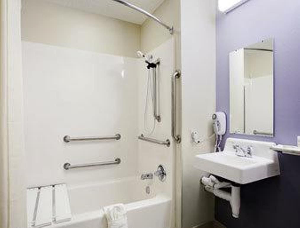 Quality Inn & Suites Robbinsville Exterior photo