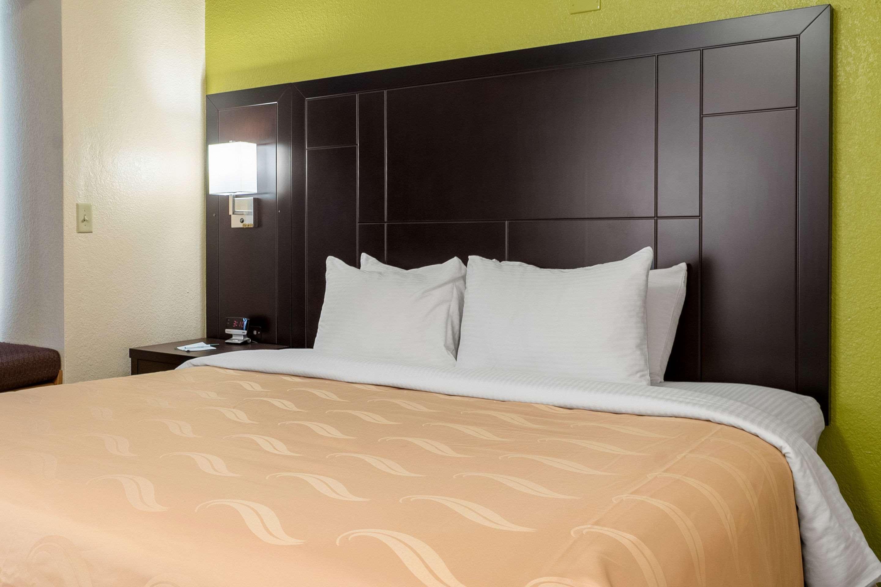 Quality Inn & Suites Robbinsville Exterior photo