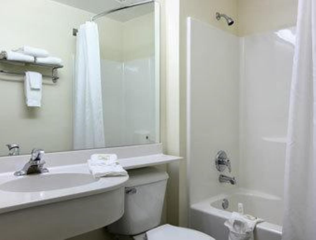 Quality Inn & Suites Robbinsville Exterior photo