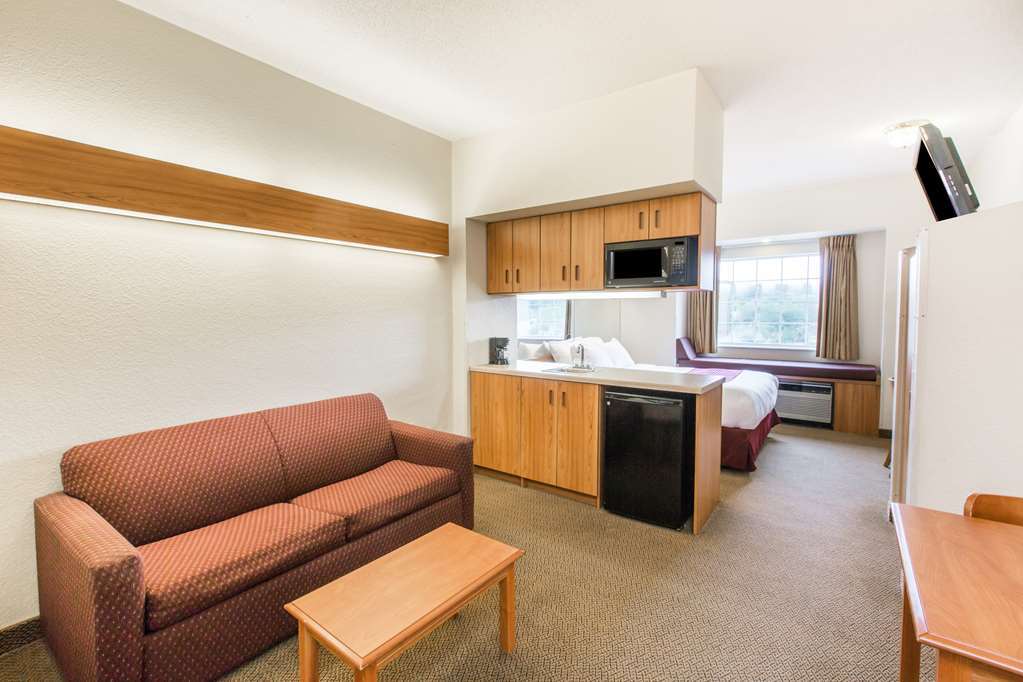 Quality Inn & Suites Robbinsville Room photo