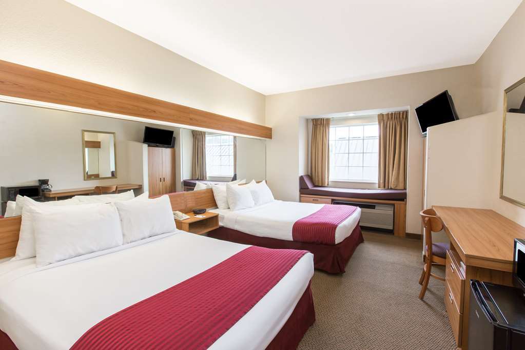 Quality Inn & Suites Robbinsville Room photo