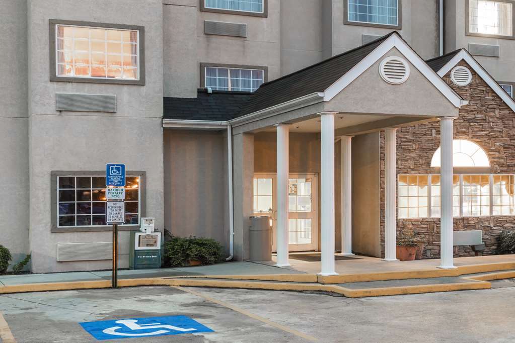 Quality Inn & Suites Robbinsville Exterior photo