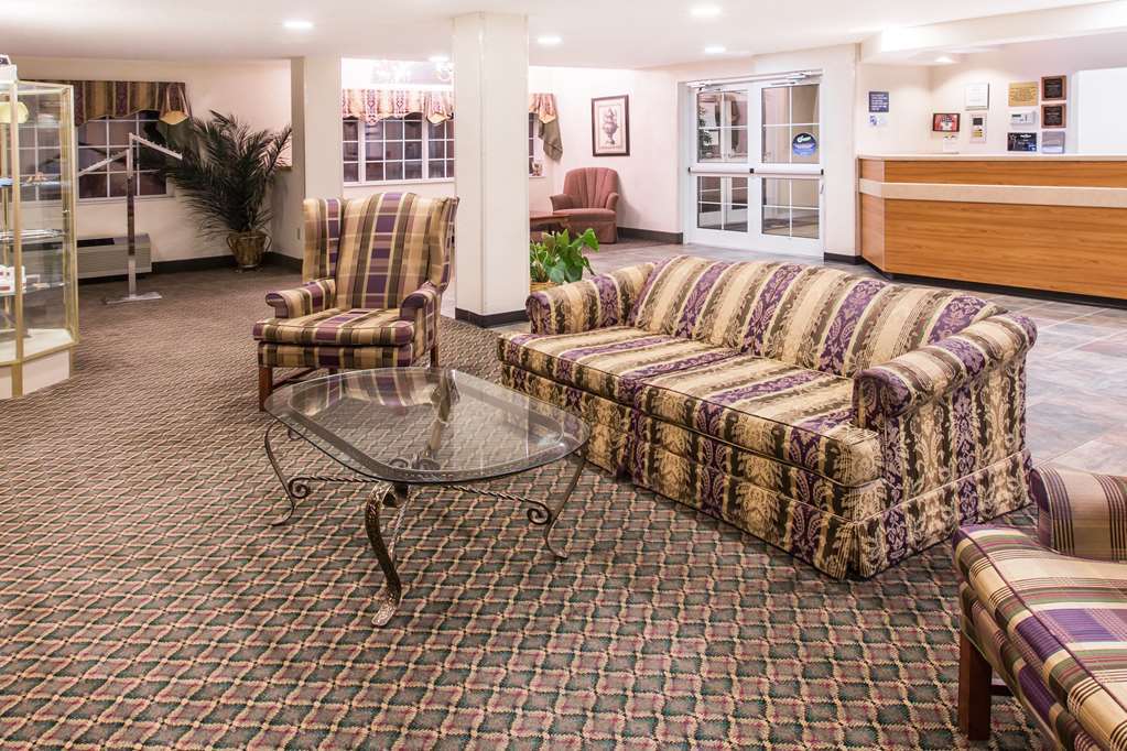 Quality Inn & Suites Robbinsville Interior photo